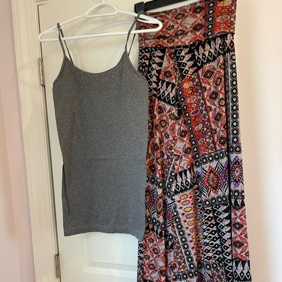 Dresses & Skirts - 4/$15 or 10/$30 bundle sale Maxi skirt & tank LN Cute & Comfy S